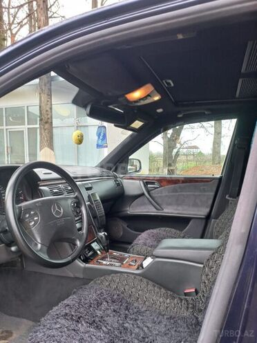 Mercedes E 220 2000, 340,000 km - 2.2 l - Astara
