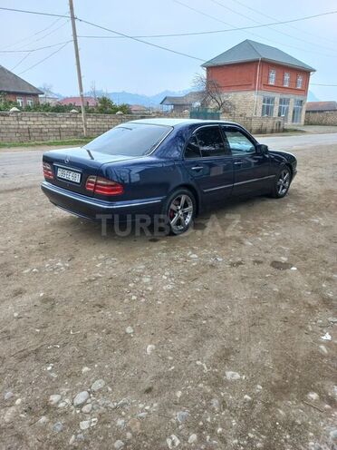 Mercedes E 220 2000, 340,000 km - 2.2 l - Astara
