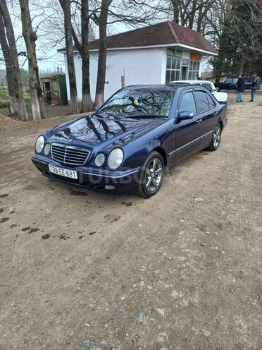 Mercedes E 220 2000, 340,000 km - 2.2 l - Astara