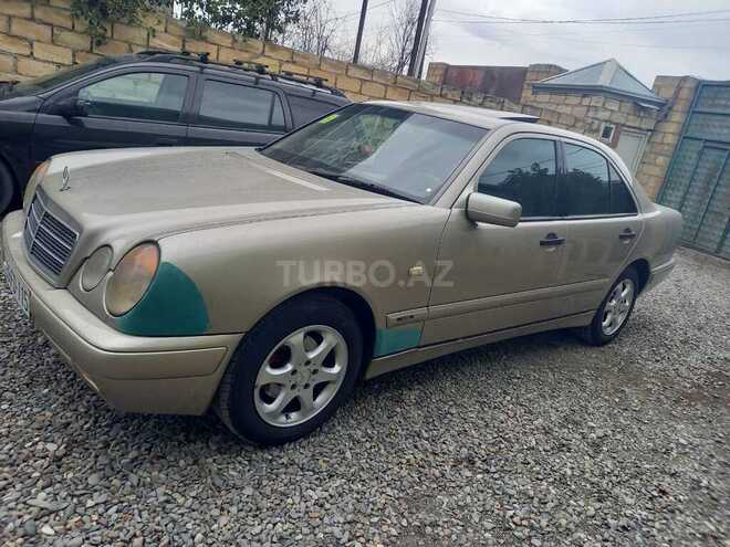 Mercedes E 220 1998, 456,978 km - 2.2 л - Bərdə