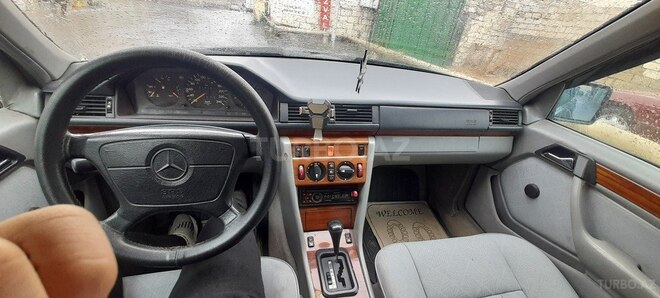 Mercedes E 200 1995, 316,000 km - 2.0 l - Bakı