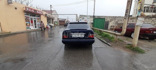 Mercedes E 200 1995, 316,000 km - 2.0 l - Bakı