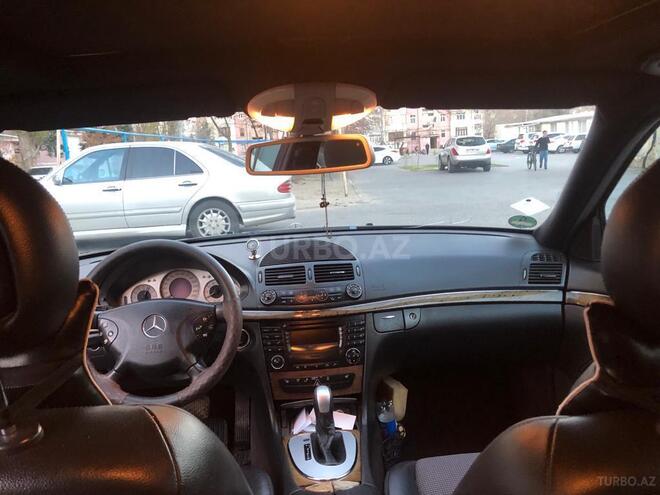 Mercedes E 240 2002, 299,000 km - 2.6 l - Sumqayıt