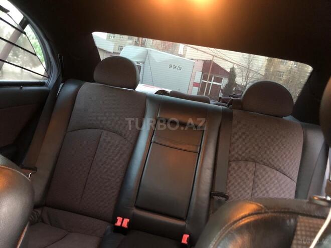 Mercedes E 240 2002, 299,000 km - 2.6 l - Sumqayıt