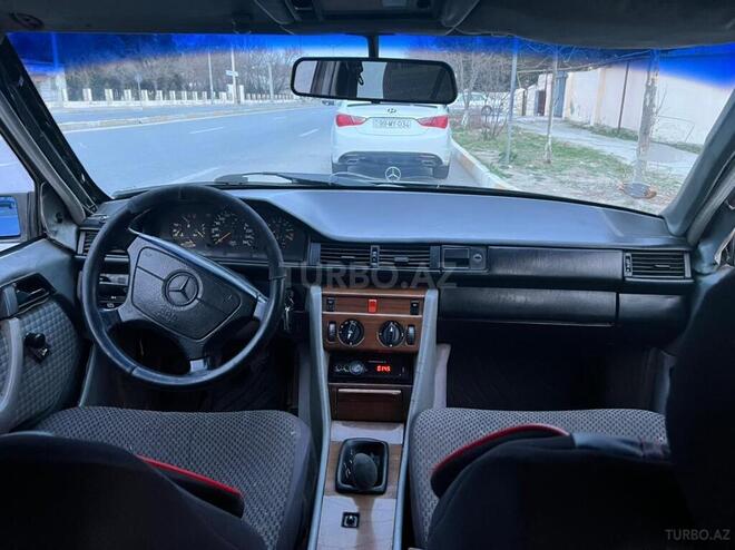 Mercedes E 230 1990, 298,000 km - 2.3 l - Bakı