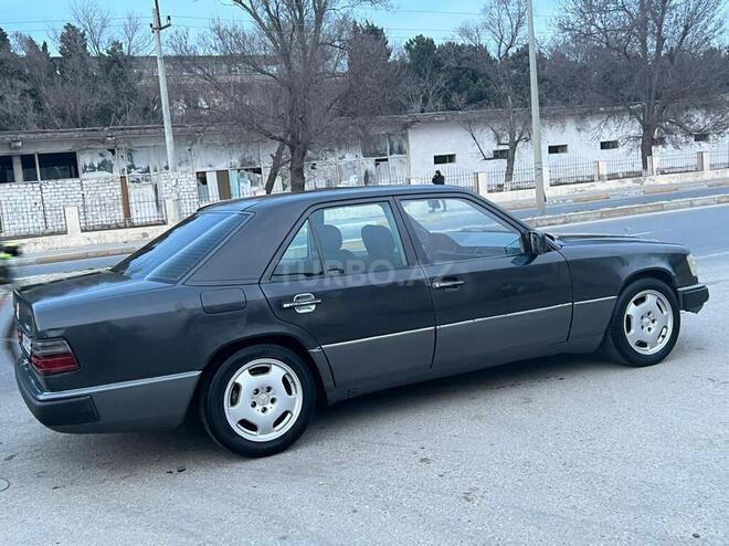Mercedes E 230 1990, 298,000 km - 2.3 l - Bakı