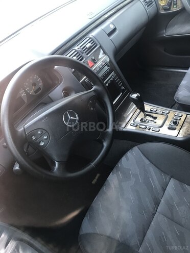 Mercedes E 240 2001, 180,000 km - 2.4 л - Bakı