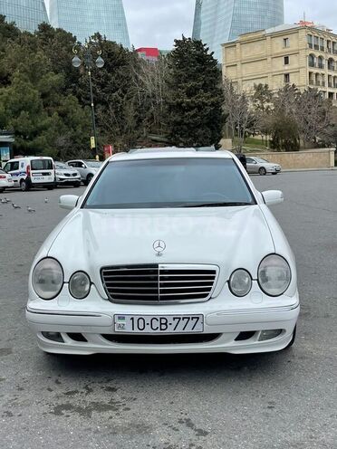Mercedes E 240 2001, 180,000 km - 2.4 л - Bakı