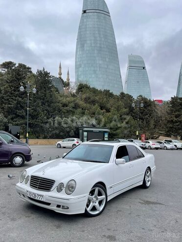 Mercedes E 240 2001, 180,000 km - 2.4 л - Bakı