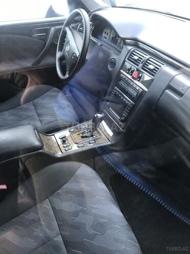 Mercedes E 240 2001, 180,000 km - 2.4 л - Bakı
