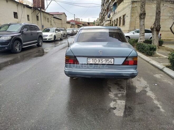 Mercedes E 250 1991, 241,300 km - 2.5 l - Bakı