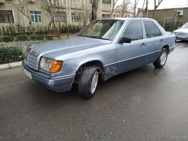 Mercedes E 250 1991, 241,300 km - 2.5 l - Bakı