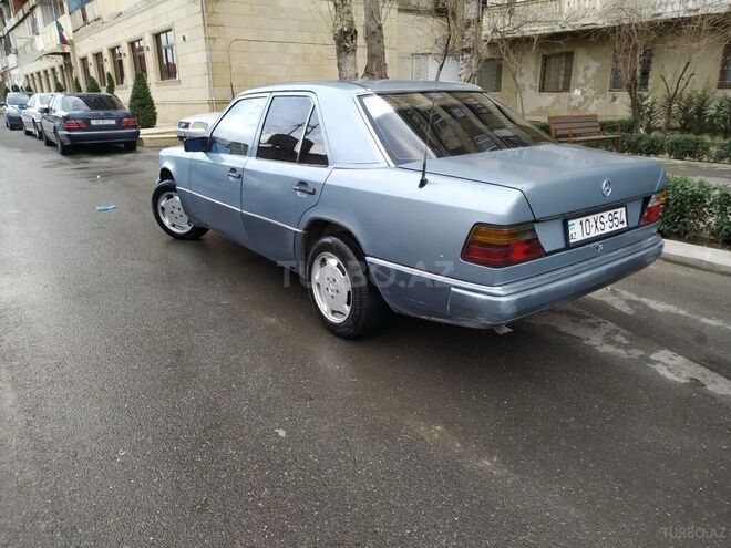 Mercedes E 250 1991, 241,300 km - 2.5 l - Bakı