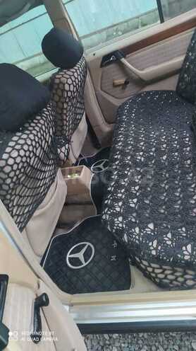 Mercedes E 200 1985, 401,367 km - 2.0 l - Goranboy