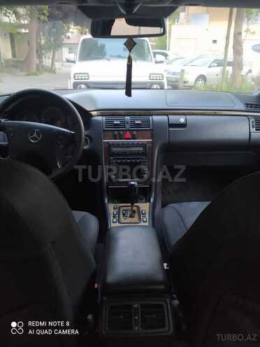 Mercedes E 240 2001, 288,000 km - 2.4 l - Bakı