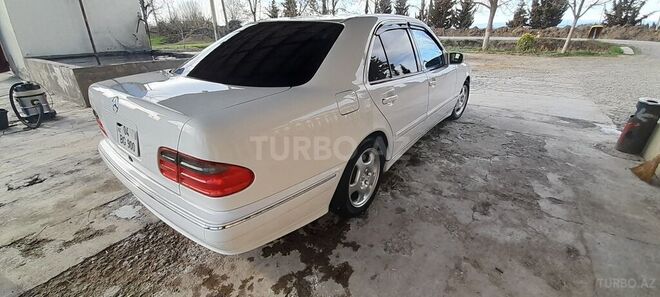 Mercedes E 240 2001, 150,402 km - 2.4 l - Ağcabədi