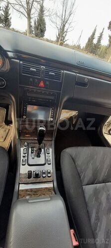 Mercedes E 240 2001, 150,402 km - 2.4 l - Ağcabədi