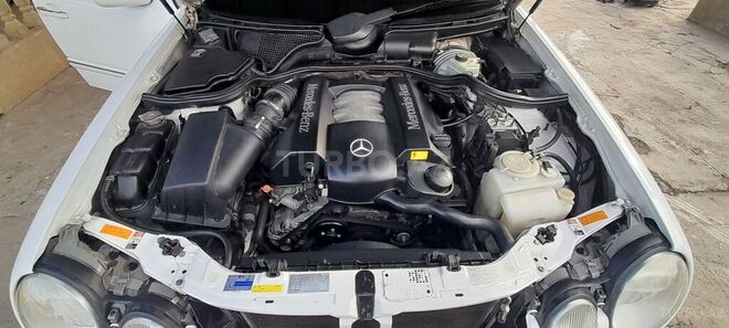 Mercedes E 240 2001, 150,402 km - 2.4 l - Ağcabədi