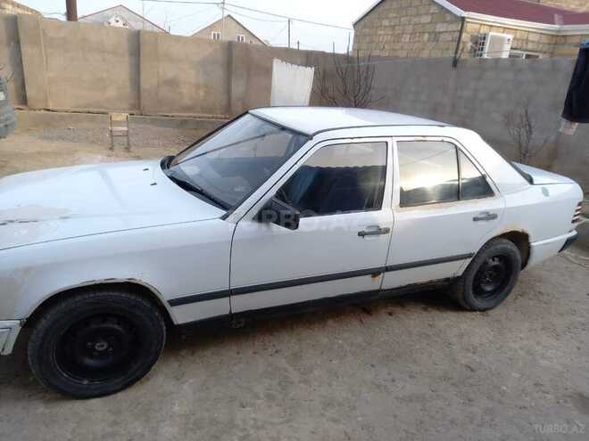 Mercedes  1986, 465,782 km - 2.0 l - Şərur