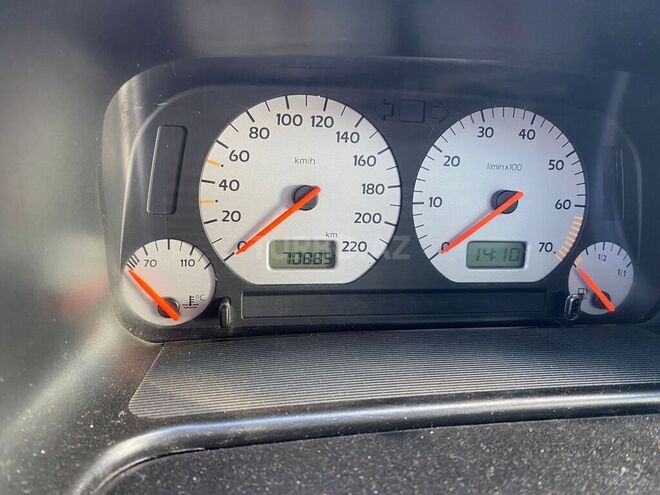 Volkswagen Golf 1999, 723,450 km - 2.0 л - Qax