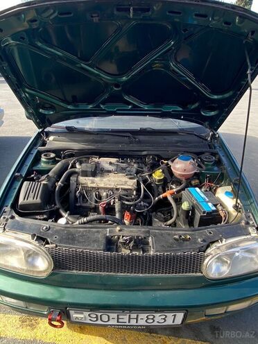 Volkswagen Golf 1999, 723,450 km - 2.0 л - Qax