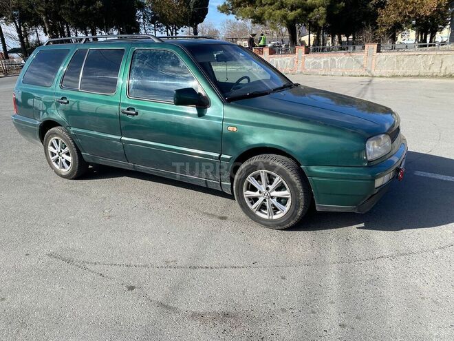 Volkswagen Golf 1999, 723,450 km - 2.0 л - Qax