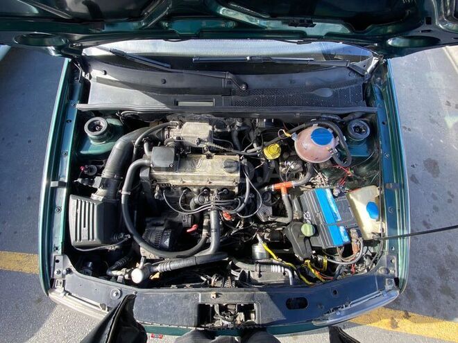 Volkswagen Golf 1999, 723,450 km - 2.0 л - Qax