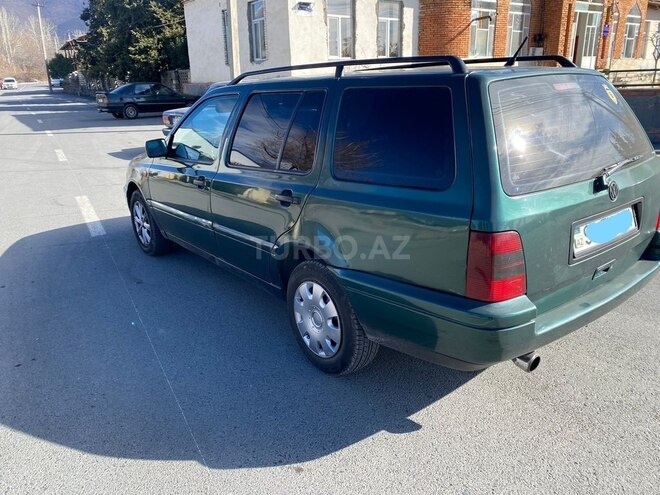 Volkswagen Golf 1999, 723,450 km - 2.0 л - Qax