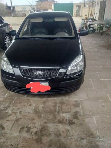 Kia Rio 2008, 240,000 km - 1.4 l - Salyan