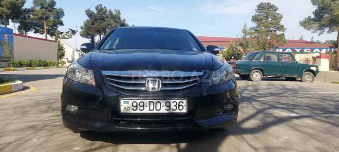 Honda Accord 2012, 165,900 km - 2.4 l - Salyan