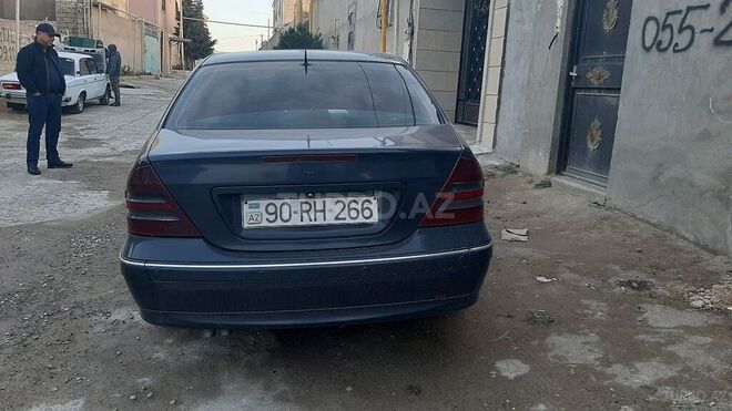 Mercedes C 220 2002, 470,000 km - 2.2 l - Bakı