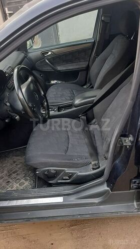 Mercedes C 220 2002, 470,000 km - 2.2 l - Bakı