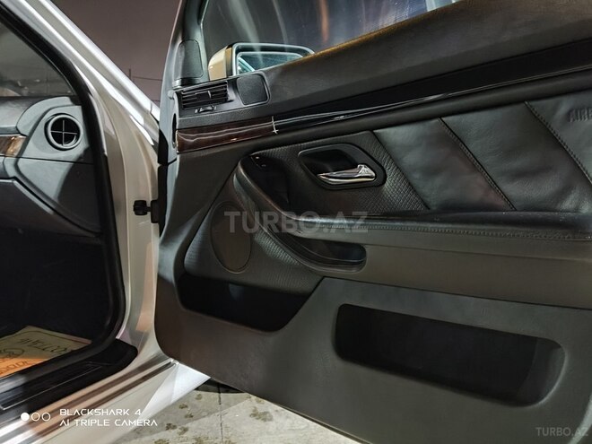 BMW 525 2002, 284,000 km - 2.5 l - Bakı
