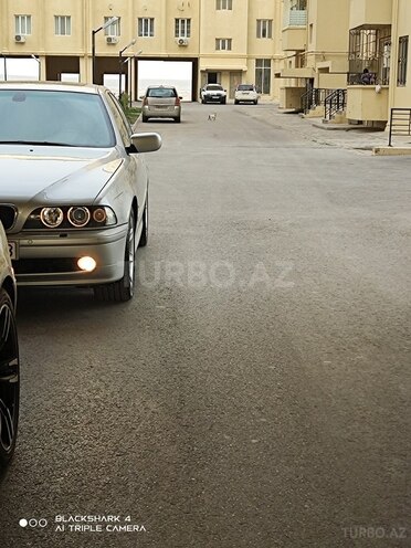BMW 525 2002, 284,000 km - 2.5 l - Bakı