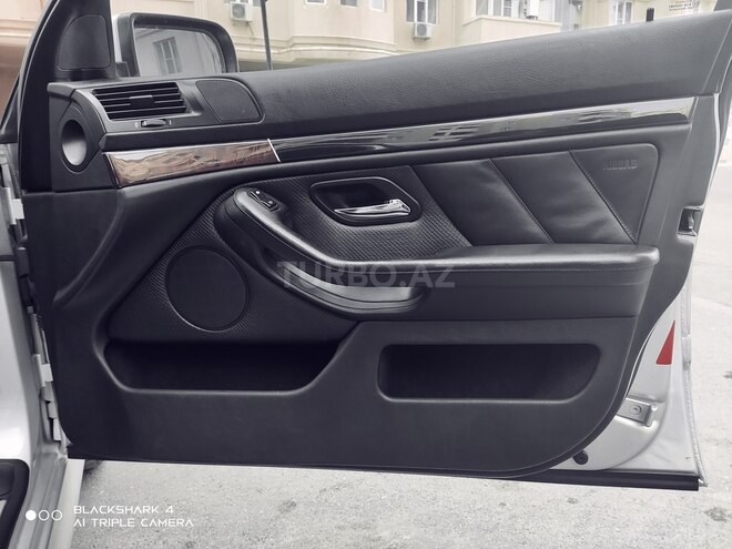 BMW 525 2002, 284,000 km - 2.5 l - Bakı