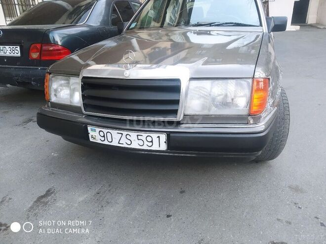 Mercedes E 200 1990, 365,404 km - 2.0 l - Bakı