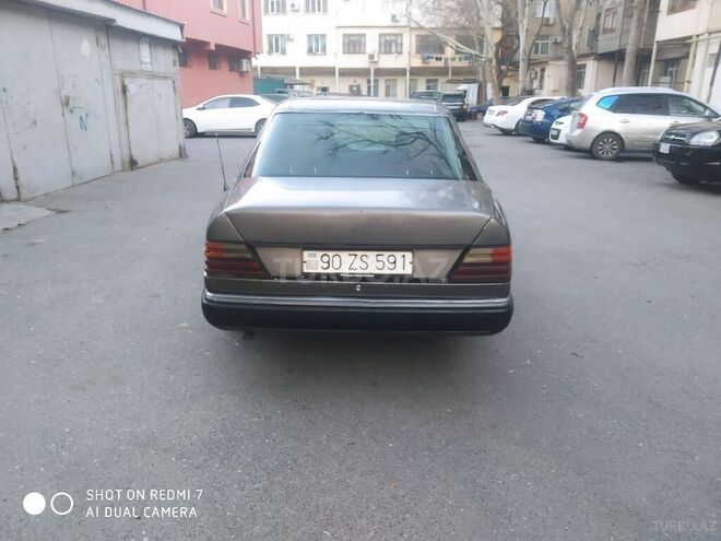 Mercedes E 200 1990, 365,404 km - 2.0 l - Bakı