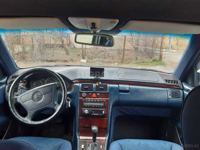 Mercedes E 230 1996, 360,000 km - 2.3 l - Şamaxı