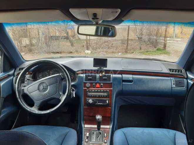 Mercedes E 230 1996, 360,000 km - 2.3 l - Şamaxı