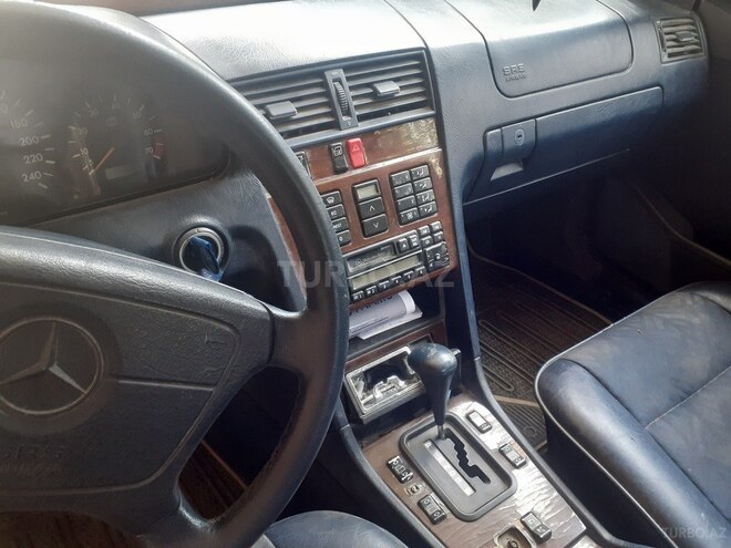 Mercedes C 220 1993, 180,579 km - 2.2 л - Cəlilabad