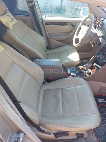 Mercedes C 230 1999, 220,000 km - 2.3 l - İmişli