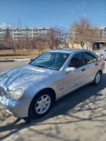 Mercedes C 220 2001, 374,300 km - 2.2 l - Gəncə