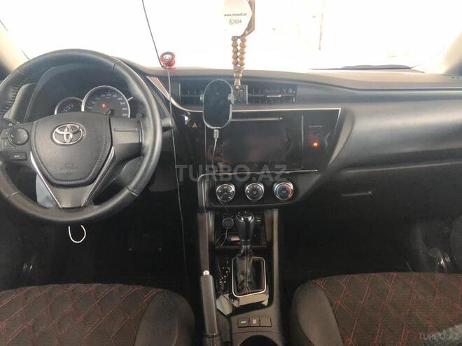 Toyota Corolla 2018, 44,806 km - 1.6 л - Bərdə