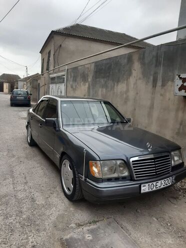 Mercedes E 220 1995, 355,687 km - 2.2 l - Bakı