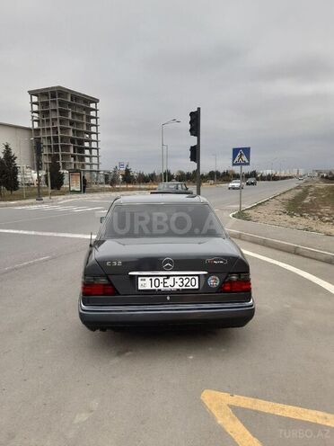 Mercedes E 220 1995, 355,687 km - 2.2 l - Bakı