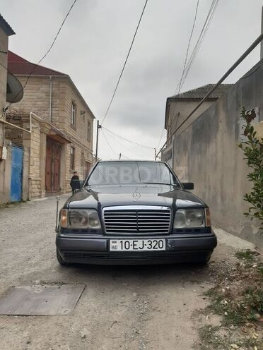 Mercedes E 220 1995, 355,687 km - 2.2 l - Bakı