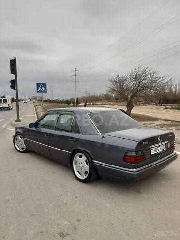 Mercedes E 220 1995, 355,687 km - 2.2 l - Bakı