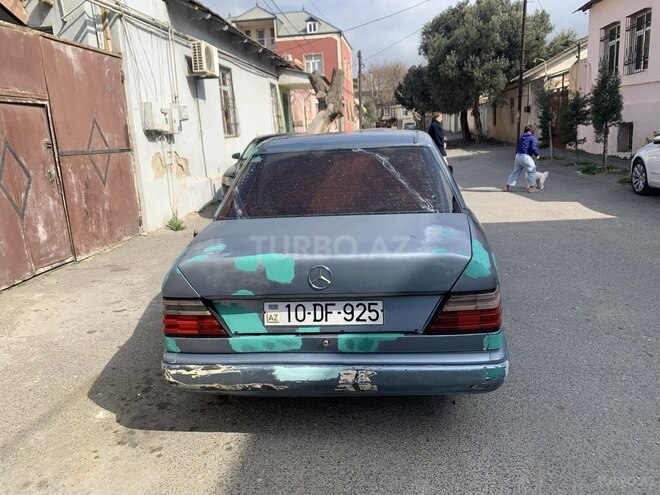 Mercedes E 230 1986, 324,000 km - 2.3 l - Bakı