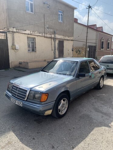 Mercedes E 230 1986, 324,000 km - 2.3 l - Bakı