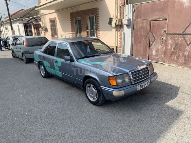 Mercedes E 230 1986, 324,000 km - 2.3 l - Bakı